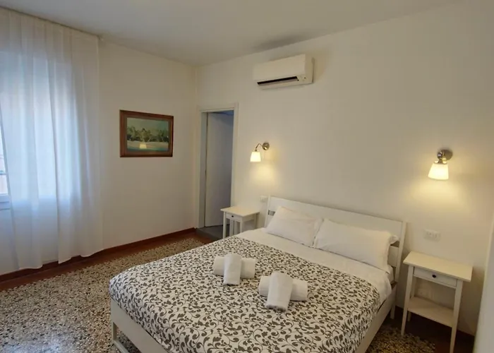 ゲストハウス Ca Montegrappa メストレ